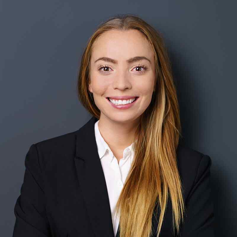 https://poshlaws.com/wp-content/uploads/2019/10/image_team_06.jpg