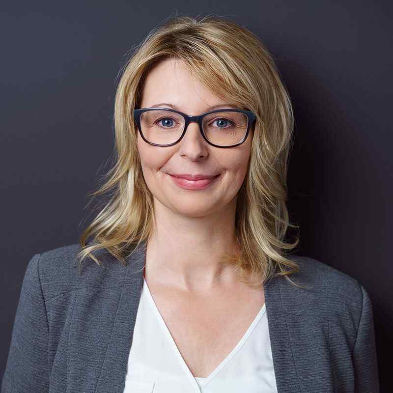 https://poshlaws.com/wp-content/uploads/2019/10/image_team_08.jpg